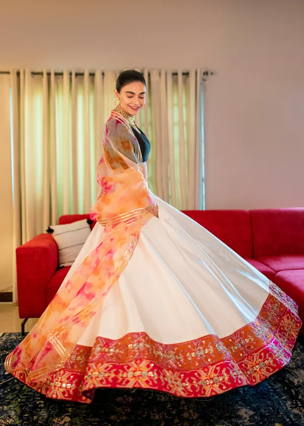Surati By Hussain Rehar - Image 5
