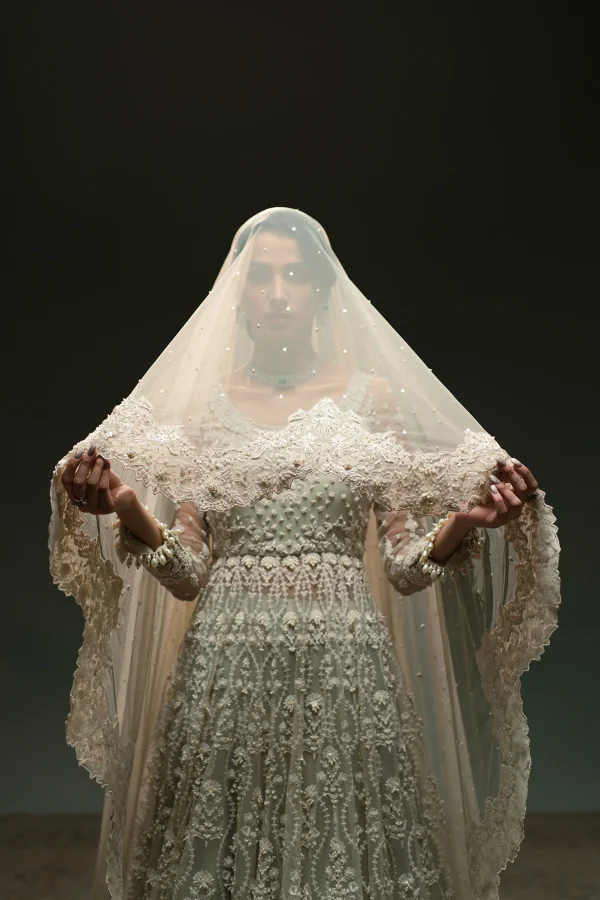 Ivory Nikah Bridal Peshwas Set (d-02) By Ammara Khan - Image 5
