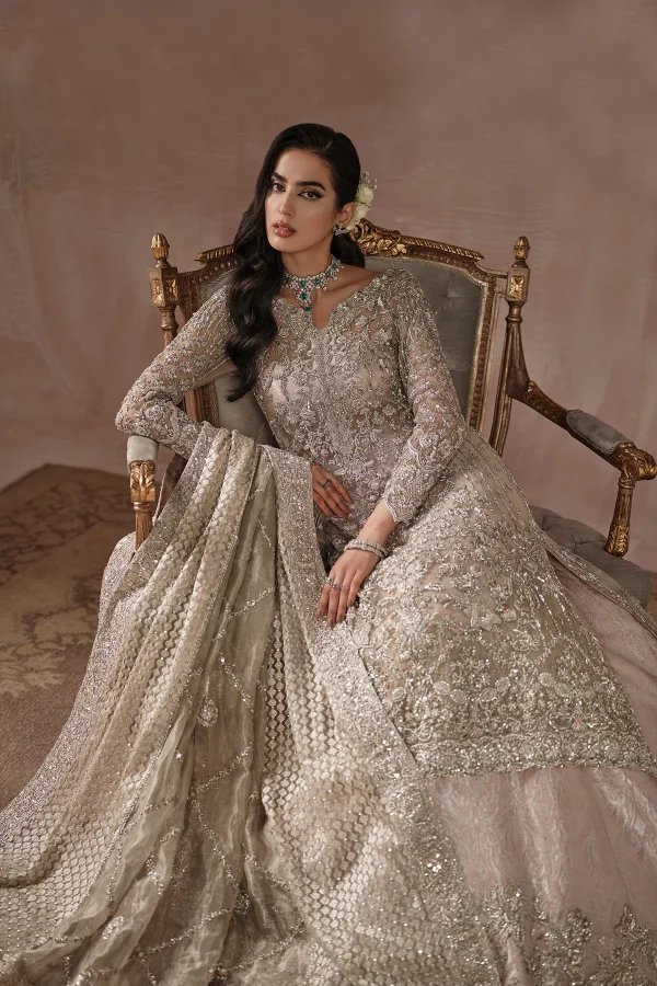 Silvery Ivory Reception Bridal (d-04) By Ammara Khan - Image 3